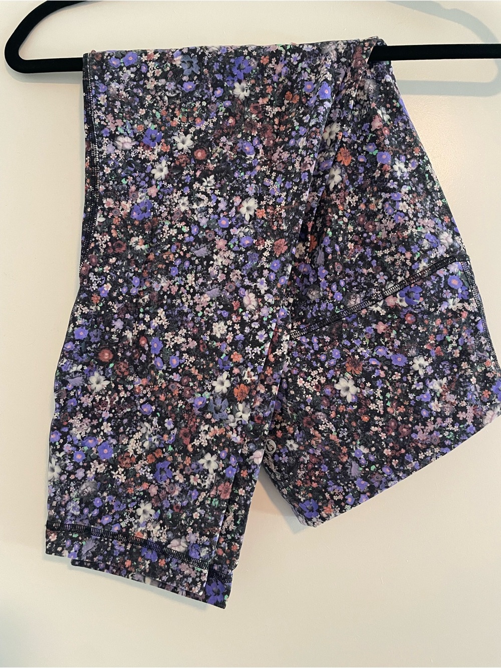 Lululemon black/purple floral leggings size 12